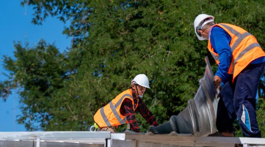 Expert flood damage restoration services in Larchwood, IA